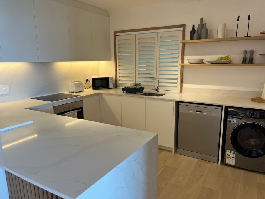 To Let 2 Bedroom Property for Rent in Fresnaye Western Cape